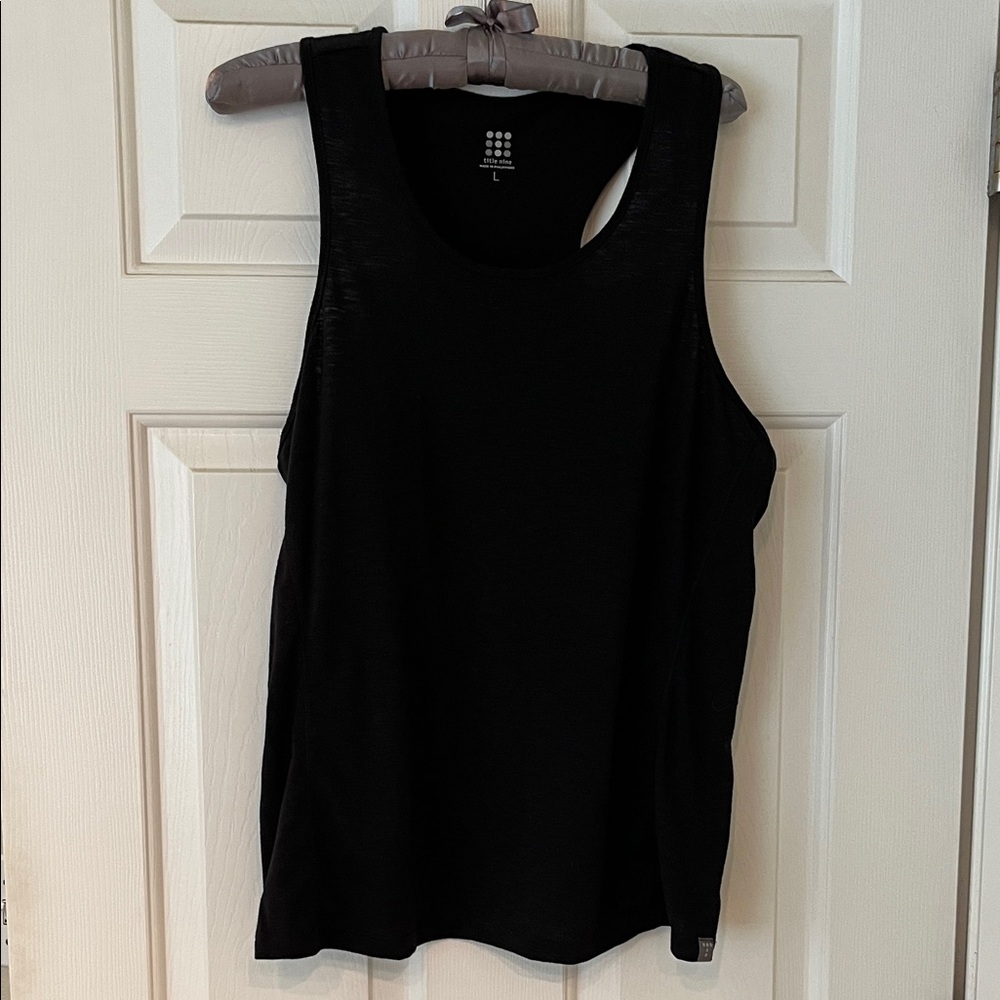 Black Sleeveless Women's Title Nine Tank Top